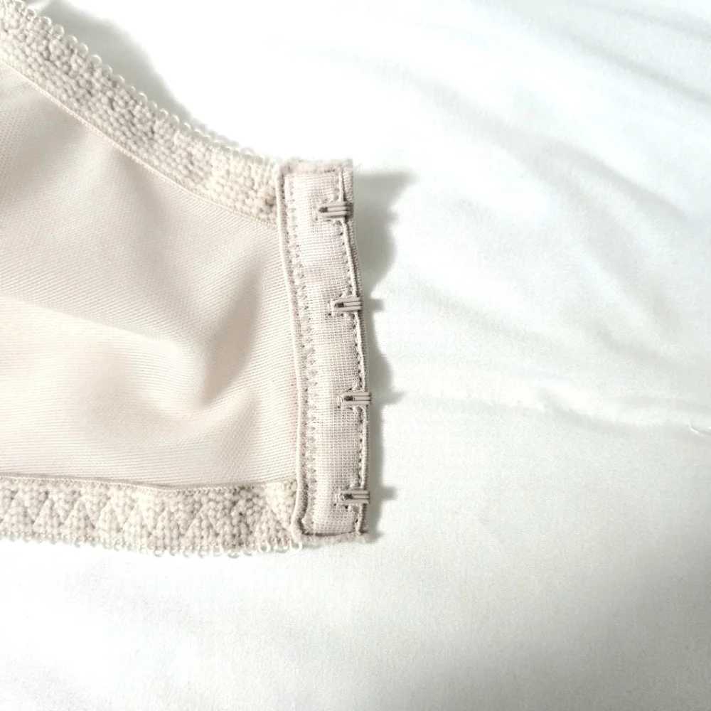 Bali Underwire Minimizer Bra. 42 DD, Nude